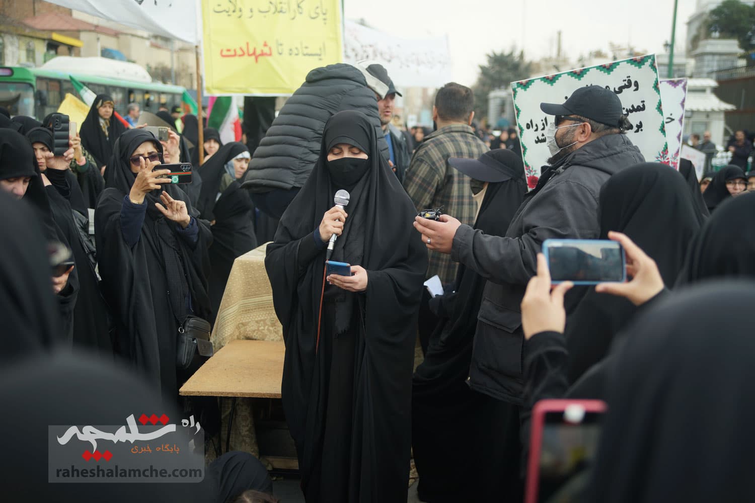گزارش تصویری از تجمع مردمی امروز حامیان حجاب مقابل مجلس — تصویر 72