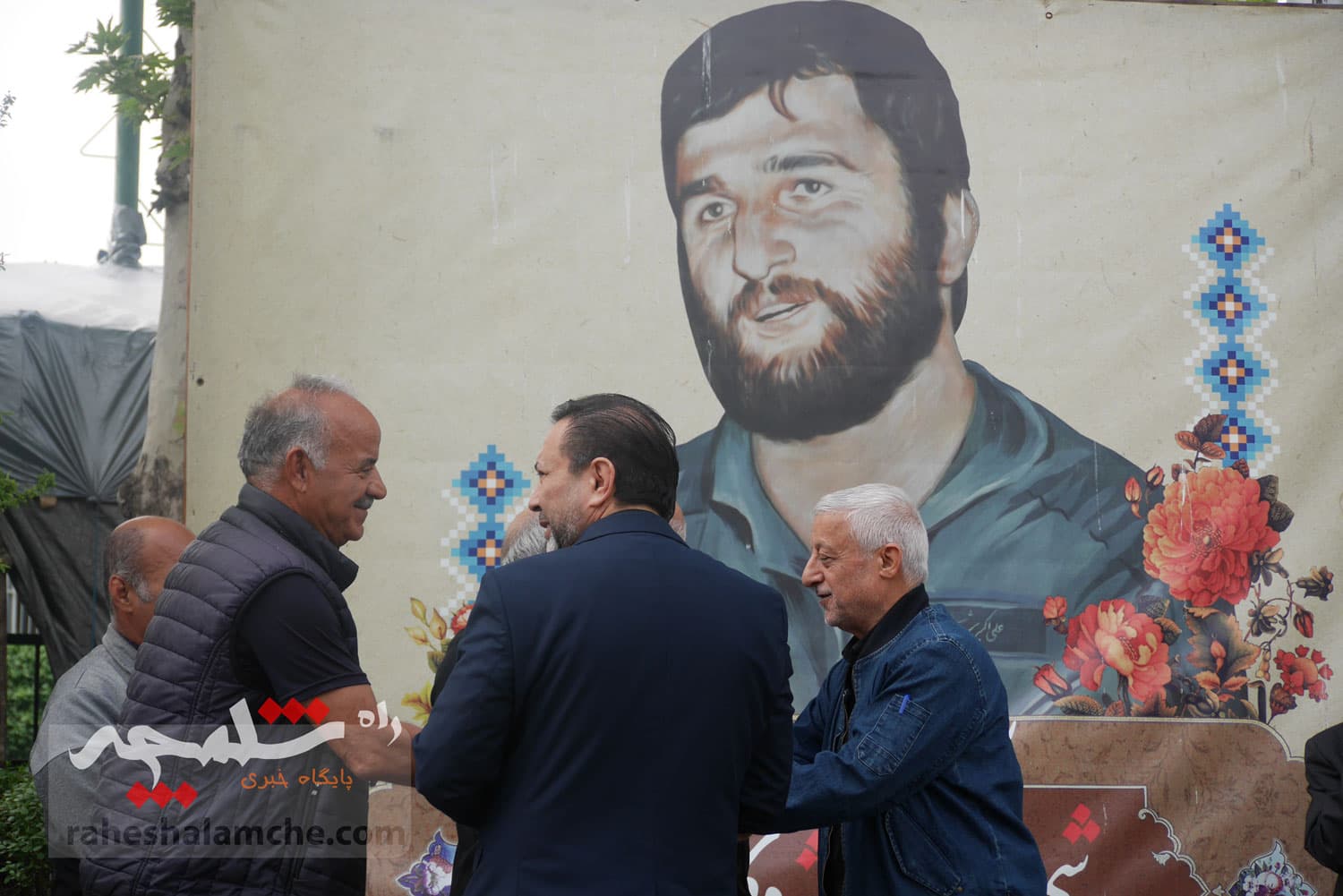 چه کسانی در مراسم تشییع پیکر «عمو ظلی» حضور دارشتند +تصاویر — تصویر 23