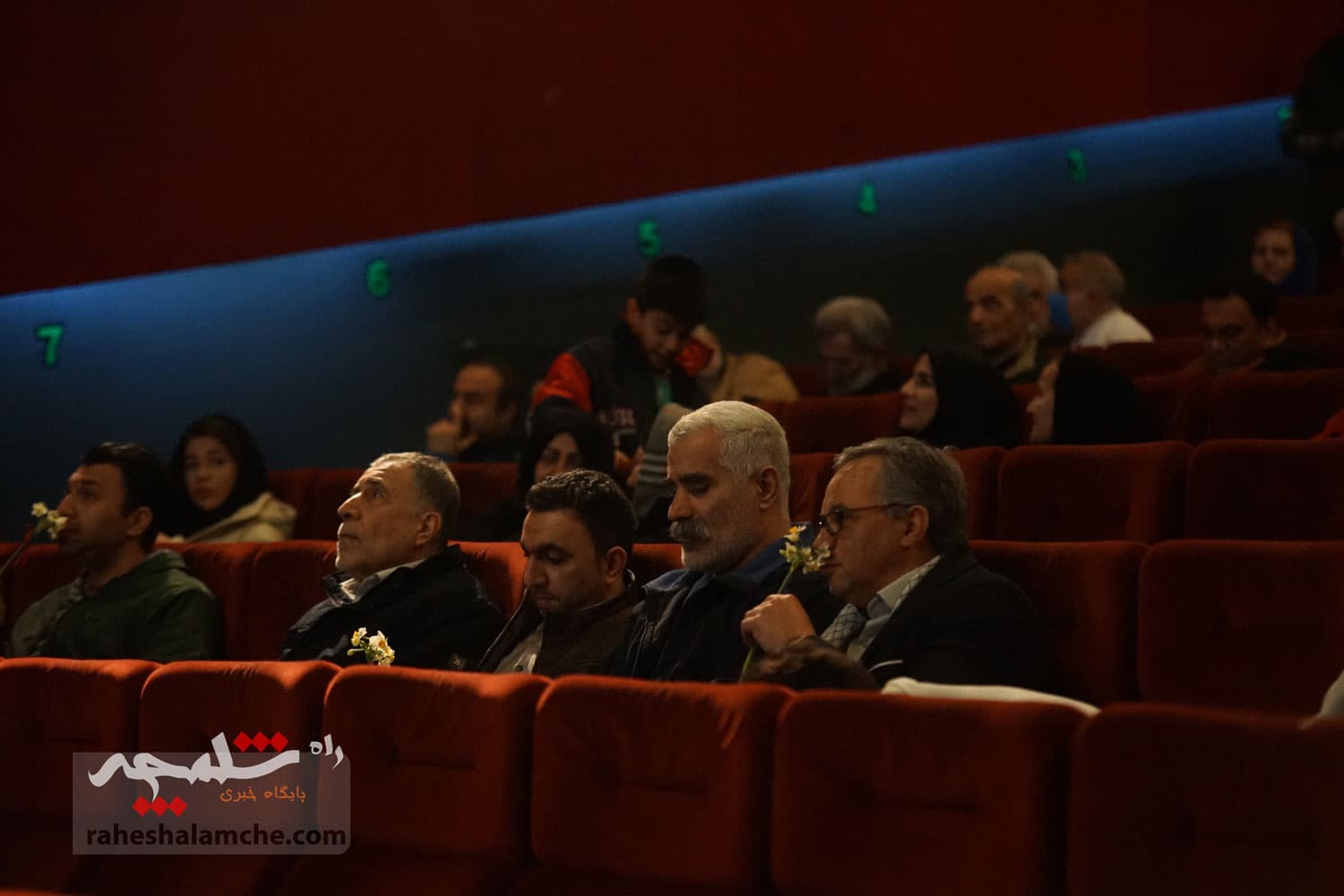 آئین رونمایی مستند سینمایی «آتش و گلستان» +تصاویر — تصویر 20