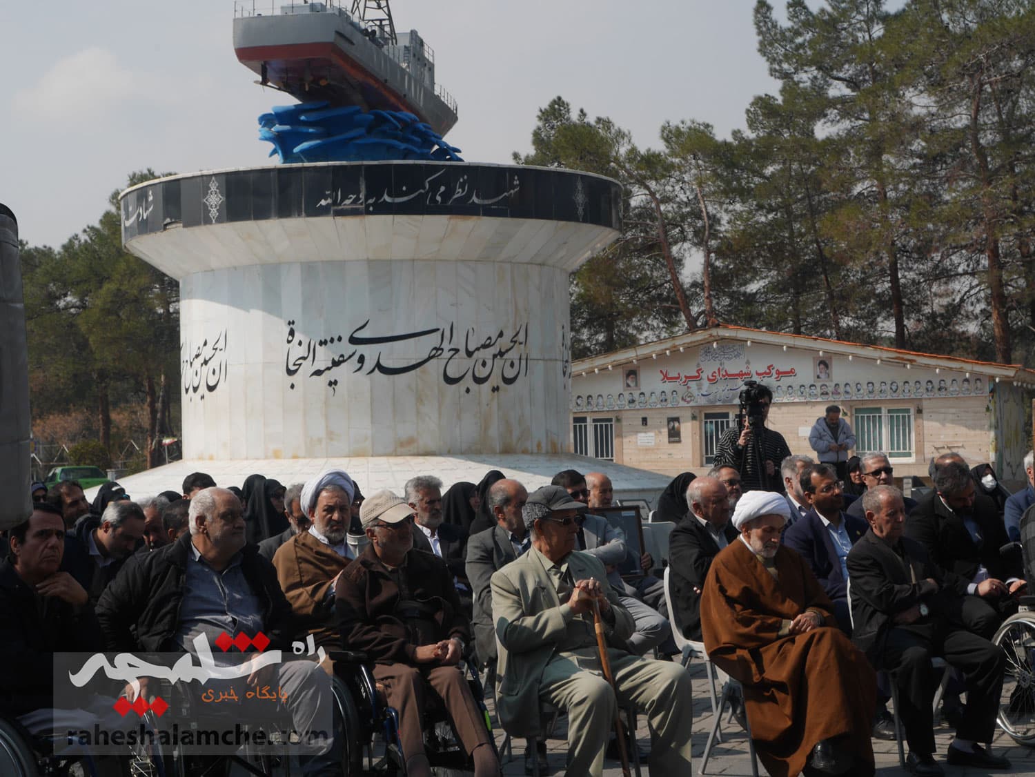 برگزاری مراسم آغاز »هفته شهدا» در بهشت زهرا(س) +تصاویر — تصویر 63