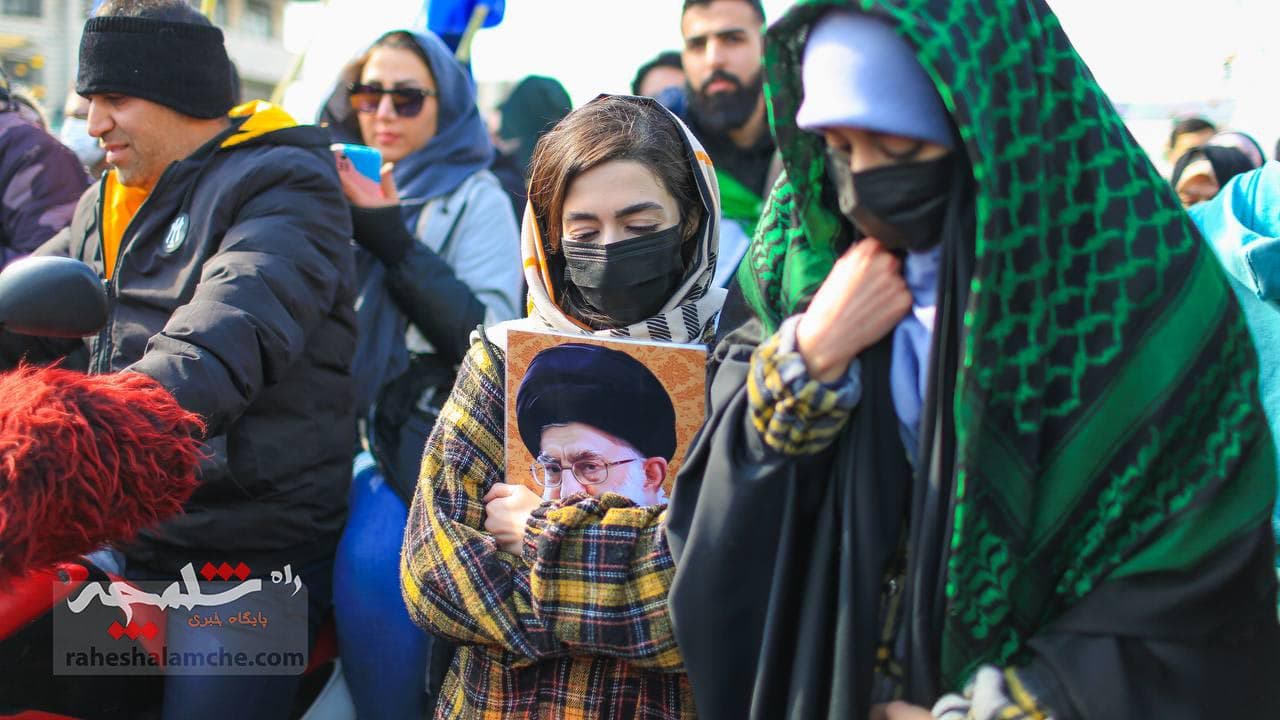 تصاویری از حاشیههای راهپیمایی 22 بهمن تهران — تصویر 20