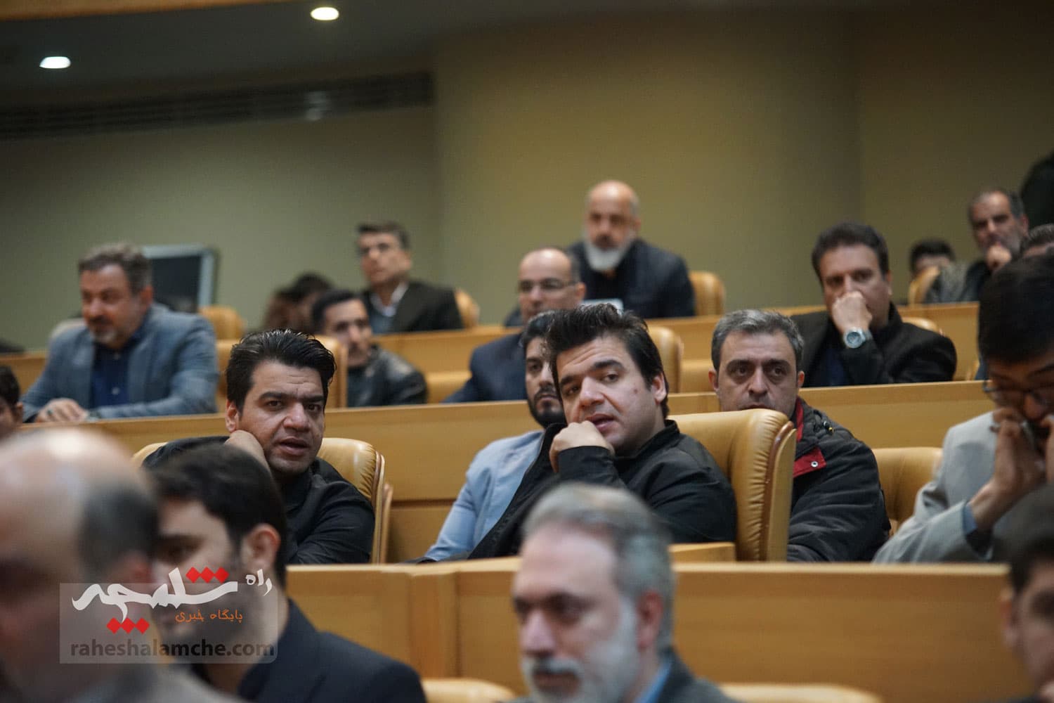 آیین تجلیل از طرحهای برگزیده اشتغال آفرین در کمیته امداد با حضور پزشکیان +تصاویر — تصویر 28