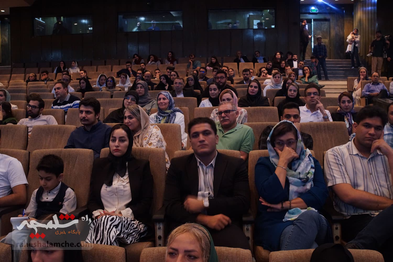 آیین گرامیداشت «روز پزشک» با حضور پزشکیان برگزار شد +تصاویر — تصویر 48