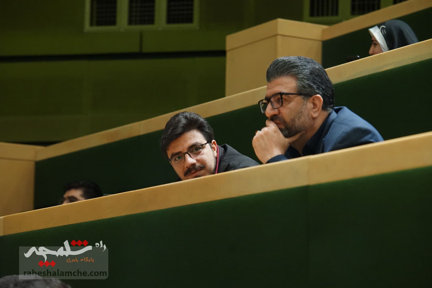 وزیر اقتصاد با 182 رای برکنار شد +تصاویر حاشیهها — تصویر 135