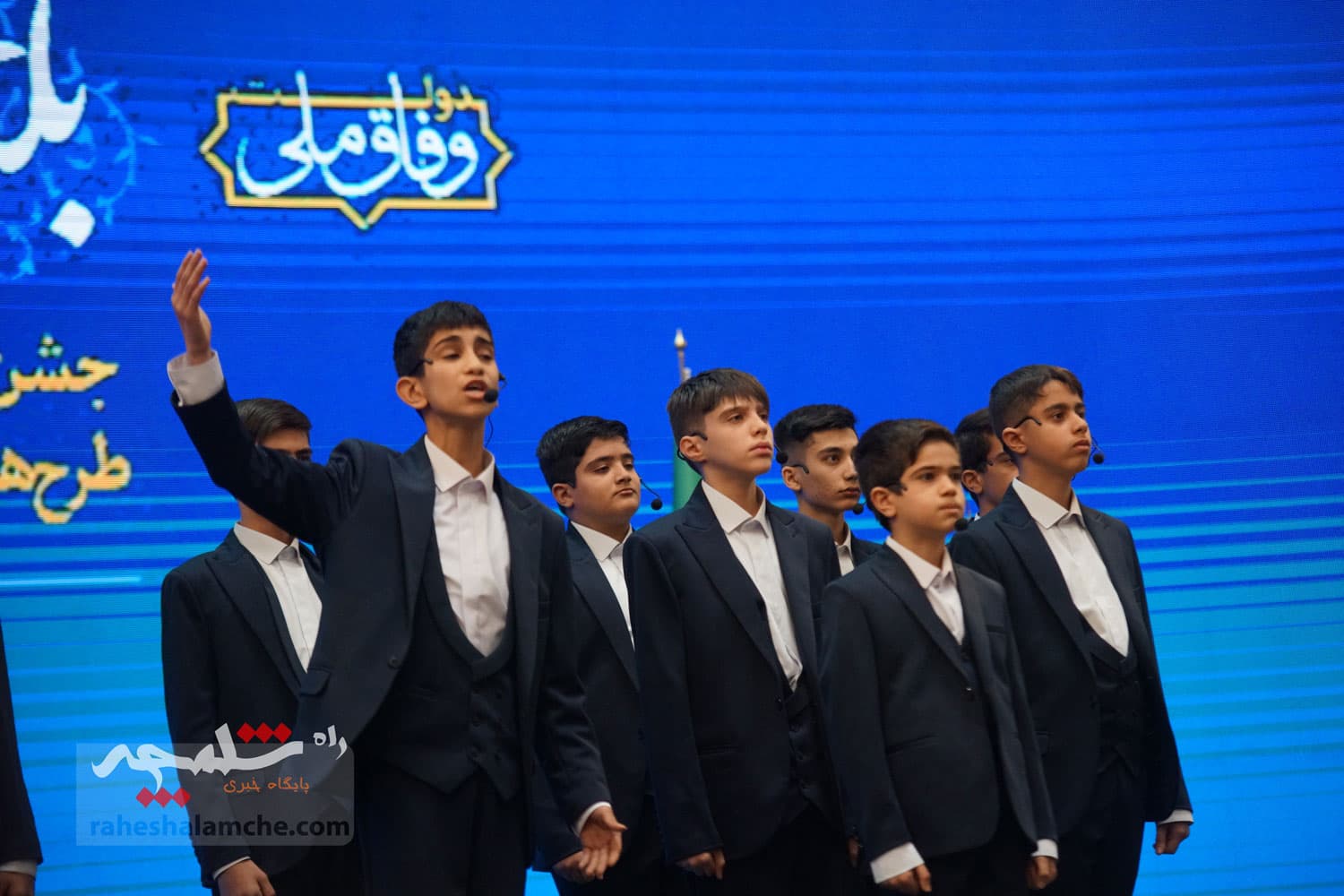 آیین تجلیل از طرحهای برگزیده اشتغال آفرین در کمیته امداد با حضور پزشکیان +تصاویر — تصویر 20