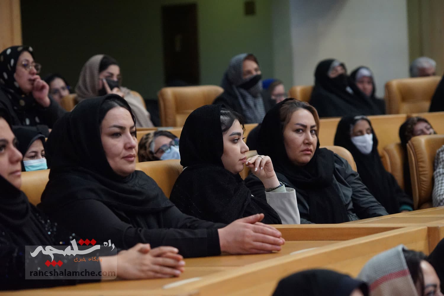 آیین تجلیل از طرحهای برگزیده اشتغال آفرین در کمیته امداد با حضور پزشکیان +تصاویر — تصویر 88