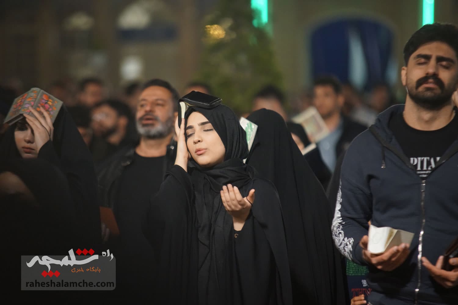 طنین نجوای «الهی العفو» دومین شب قدر در حرم عبدالعظیم حسنی(ع) +تصاویر — تصویر 91