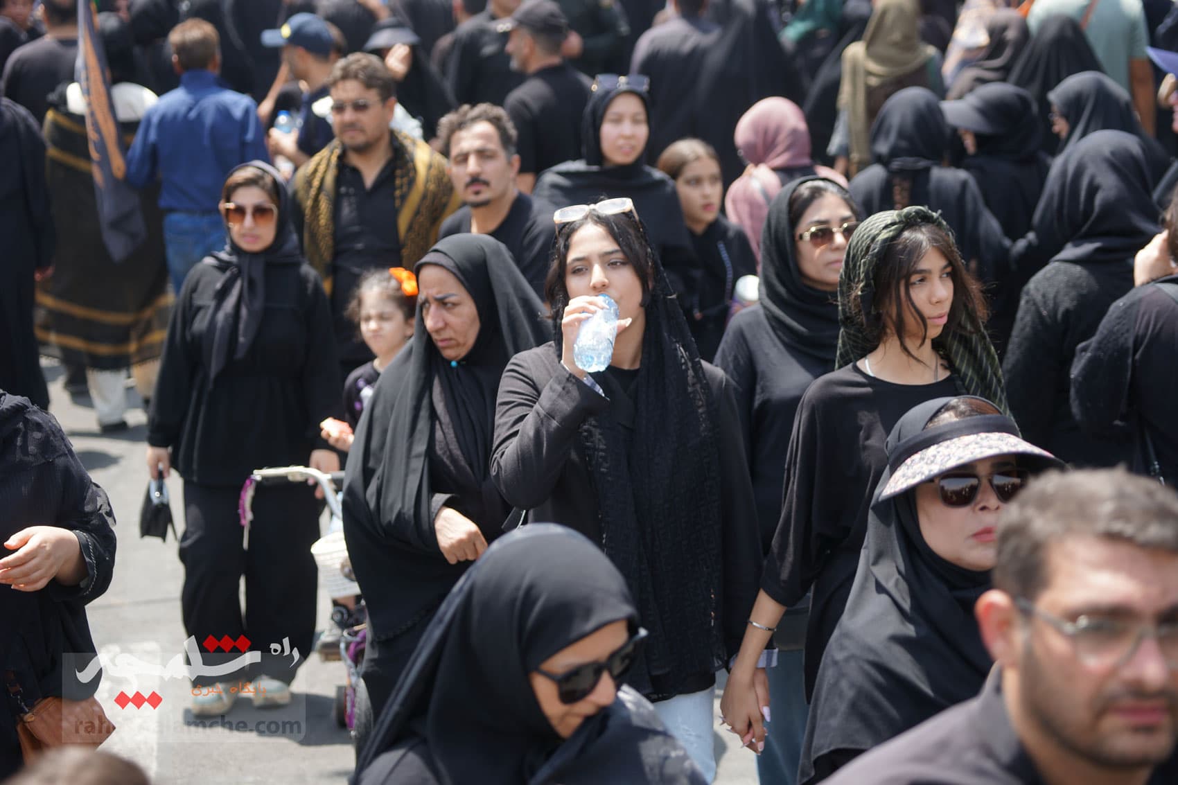 جاماندگان پیاده اربعین حسینی در تهران +تصاویر — تصویر 40