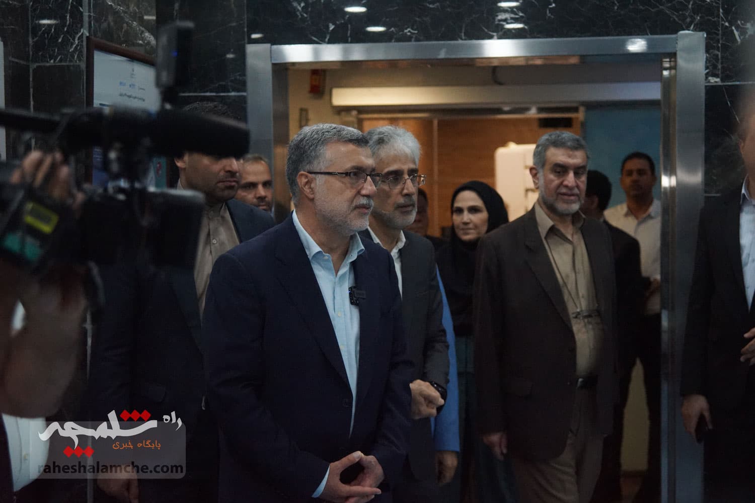 حضور ظفرقندی در بیمارستان امیراعلم تهران+ تصاویر — تصویر 44