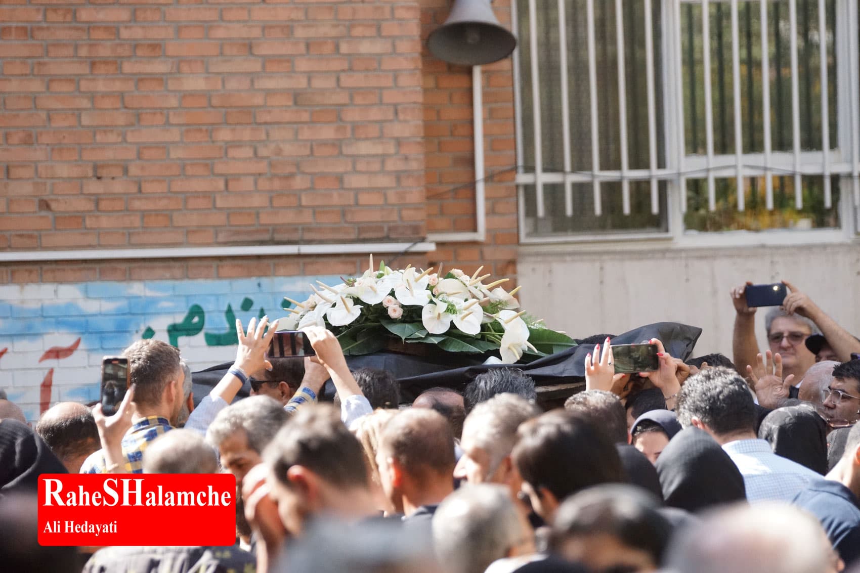 پیکر ثمین باغچهبان تشییع شد +تصاویر — تصویر 46