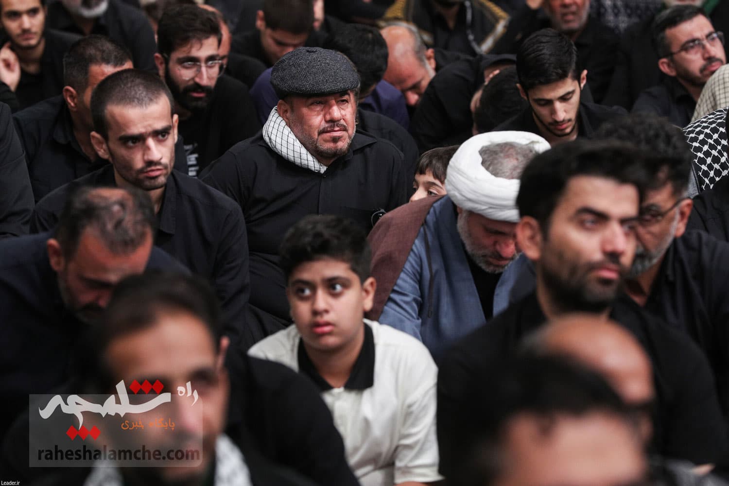 مراسم عزادارای شب عاشورا با حضور رهبر انقلاب اسلامی په گذشت؟ +تصاویر و فیلم — تصویر 46