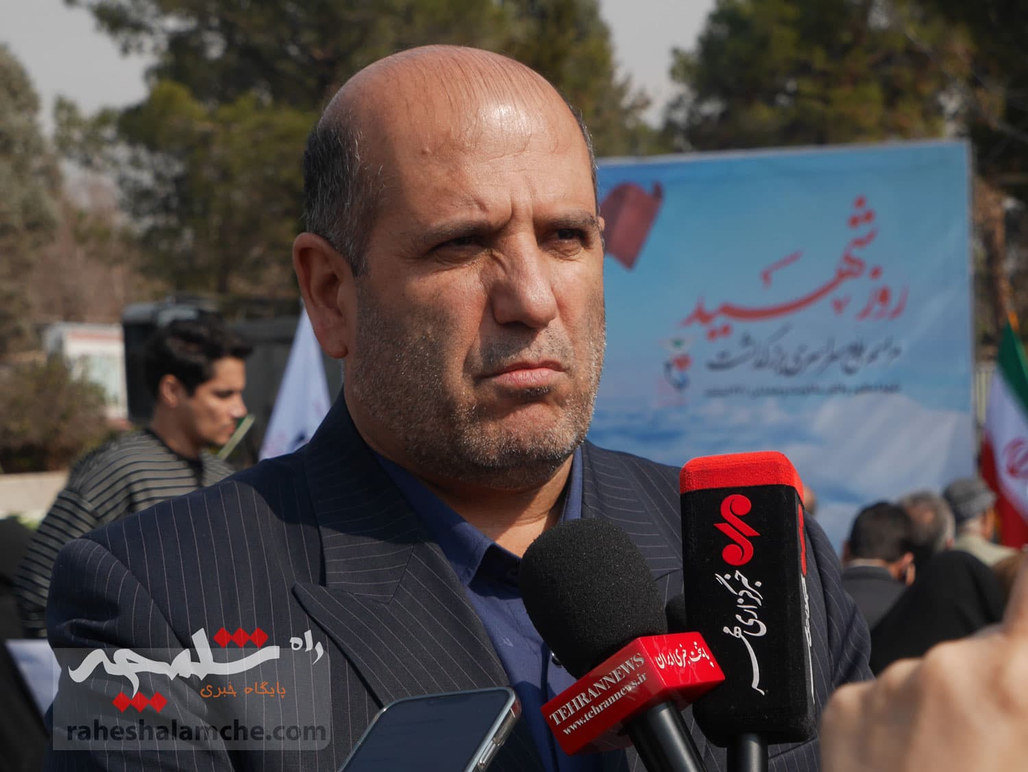 برگزاری مراسم آغاز »هفته شهدا» در بهشت زهرا(س) +تصاویر — تصویر 49