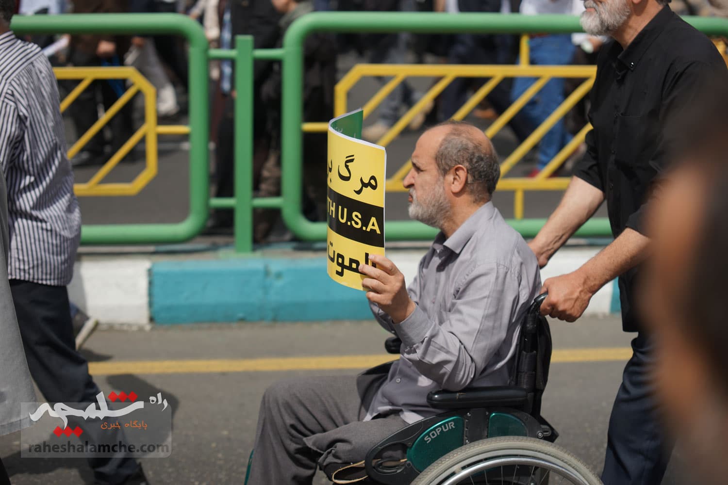 واکنش نمازگزاران تهرانی در راهپیمایی حمایت از غزه به مذاکره +تصاویر — تصویر 26
