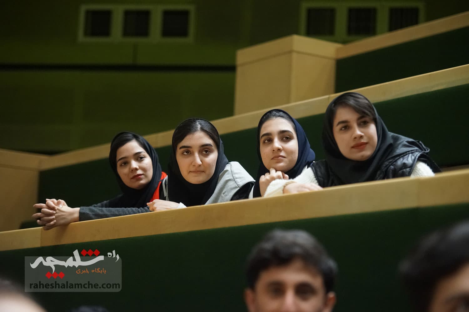 حاشیههای تصویری صحن علنی مجلس- 21 اسفند — تصویر 40