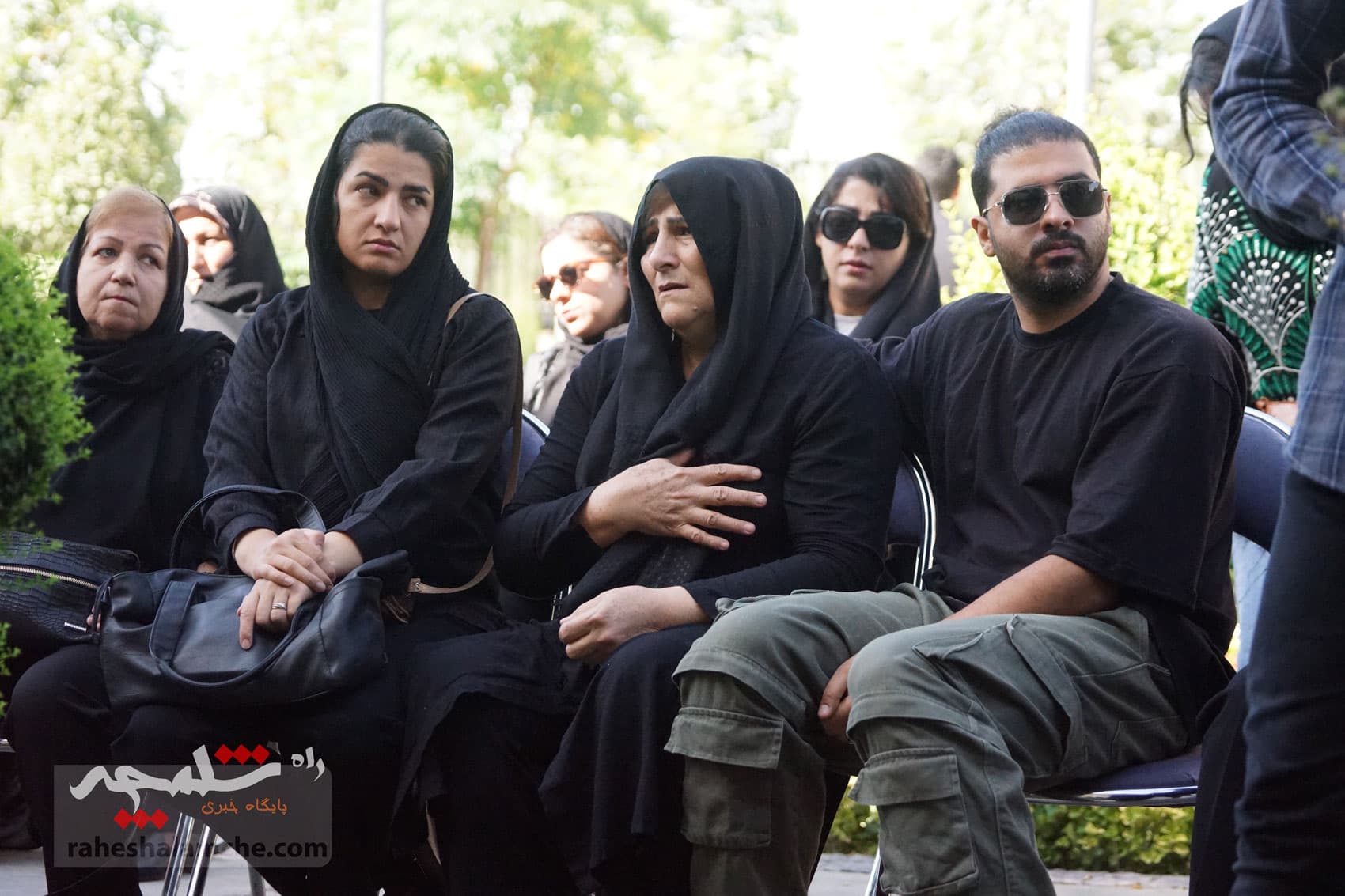 تشییع پیکر پهلوان همیشه خندان کشتی ایران چه گذشت؟ +تصاویر — تصویر 45