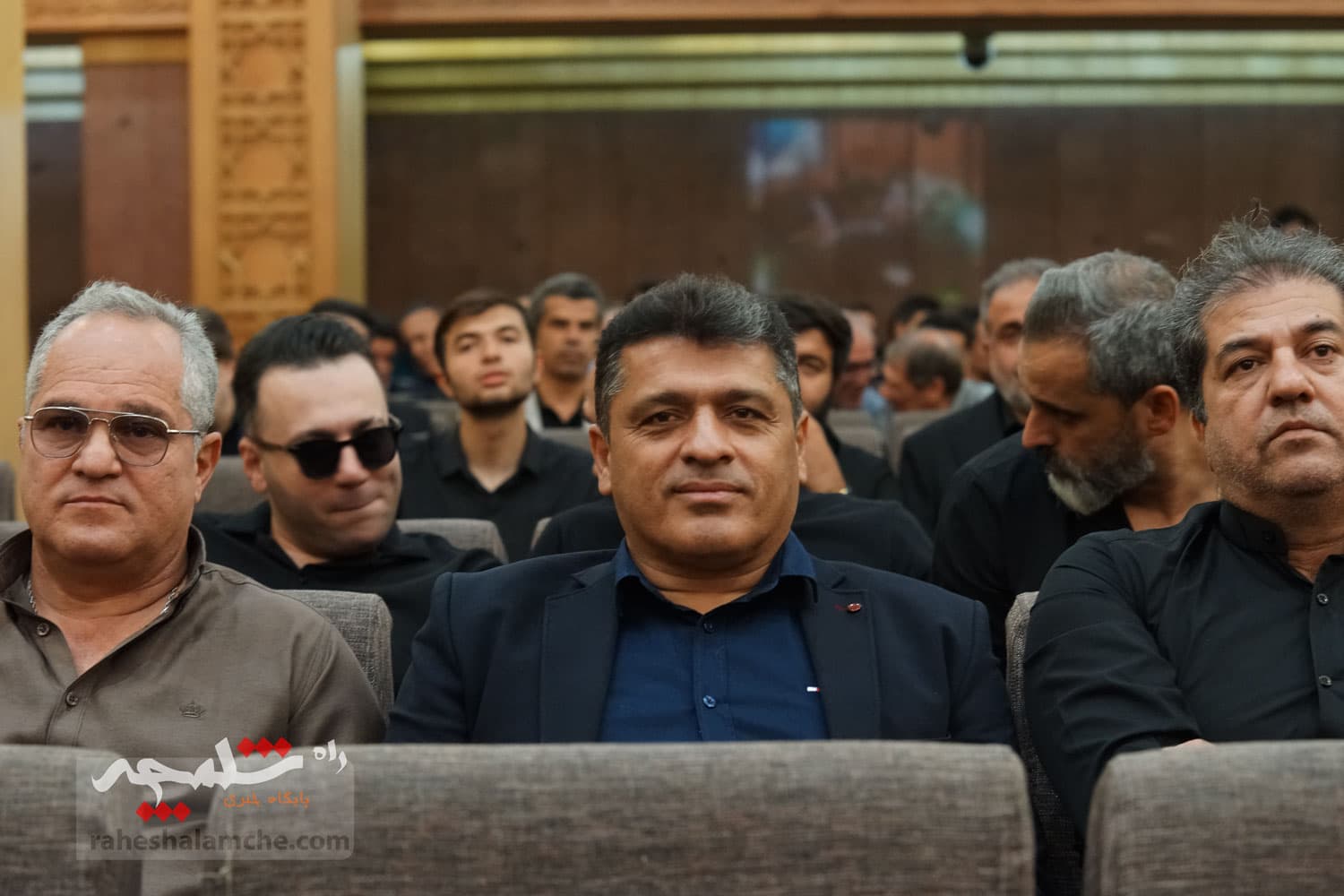 مراسم ختم پدر خداداد عزیزی چه کسانی بودند؟ +تصاویر(1) — تصویر 60