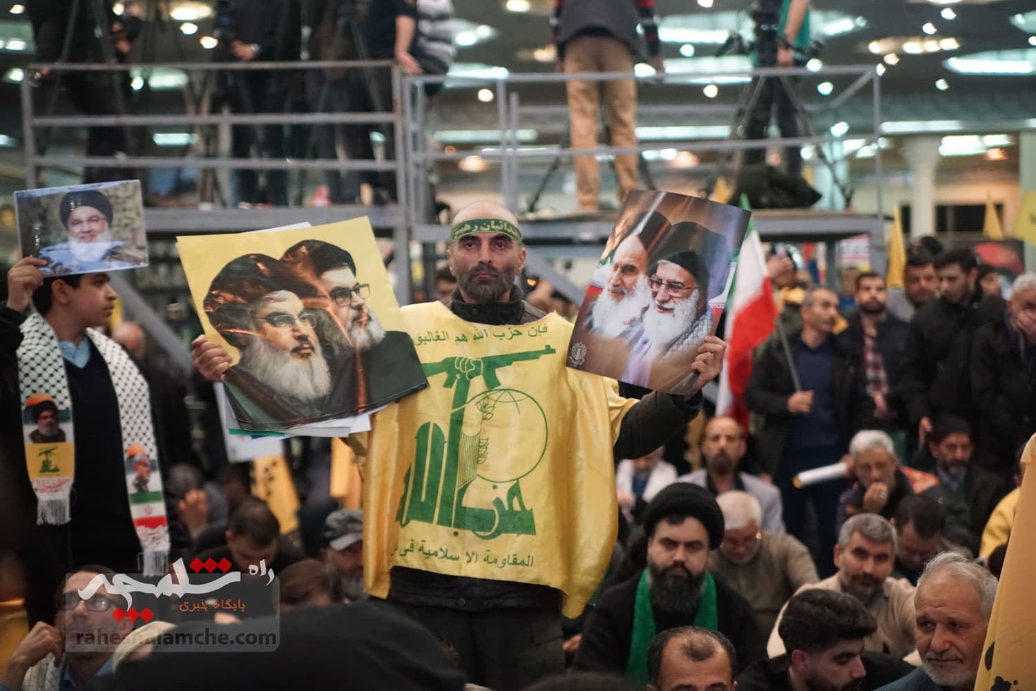 مراسم گرامیداشت شهید سیدحسن نصرالله در مصلی تهران برگزار شد +تصاویر — تصویر 71