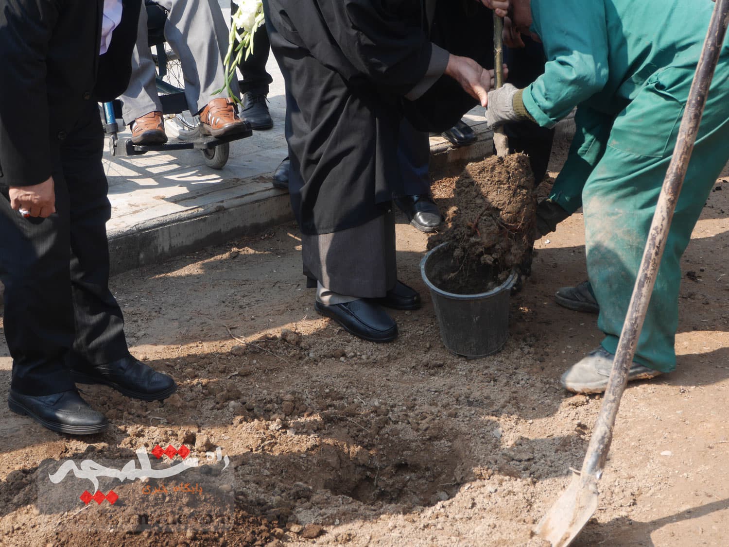 برگزاری مراسم آغاز »هفته شهدا» در بهشت زهرا(س) +تصاویر — تصویر 79