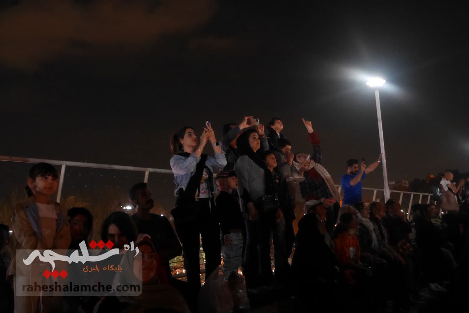 مراسم بزرگترین نورافشانی کشور در پل طبیعت برگزار شد +تصاویر — تصویر 45