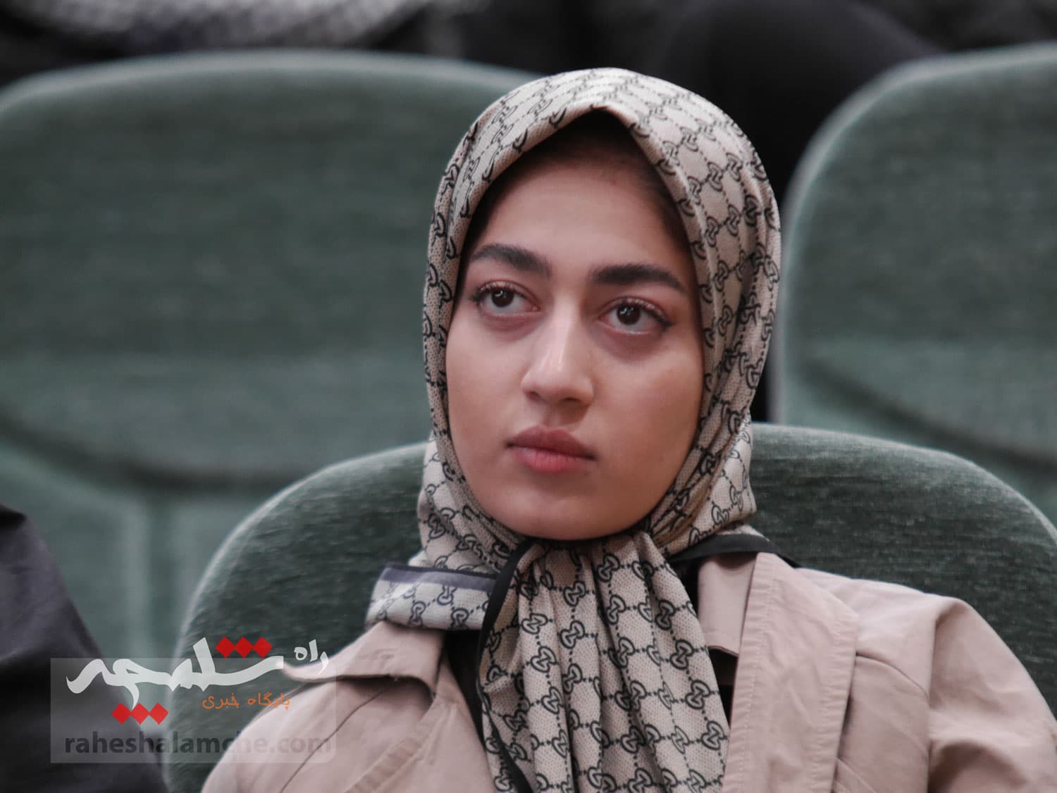 نشست صمیمی طحاننظیف با دانشجویان دانشگاه آزاد واحد مرکز +تصاویر — تصویر 33