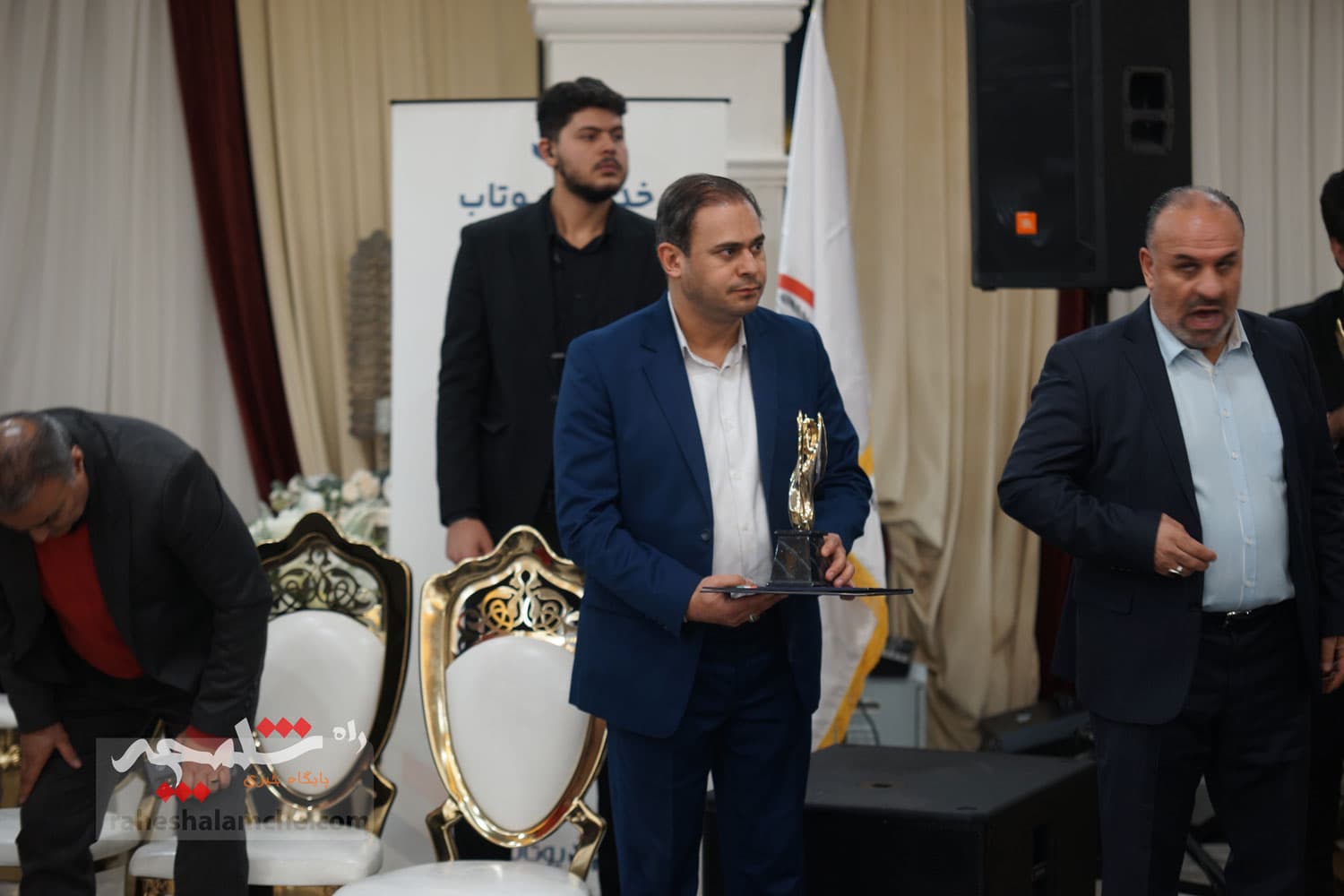 چه کسانی در نخستین کنگره ملی حامیان صلح ایران حضور داشتند؟ +تصاویر — تصویر 96