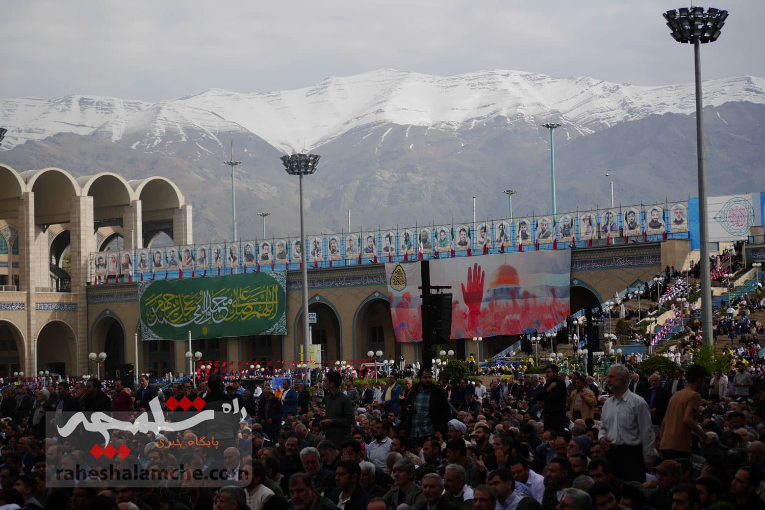گزارش تصویری اختصاصی راه شلمچه از نماز عید فطر به امامت رهبر انقلاب — تصویر 50