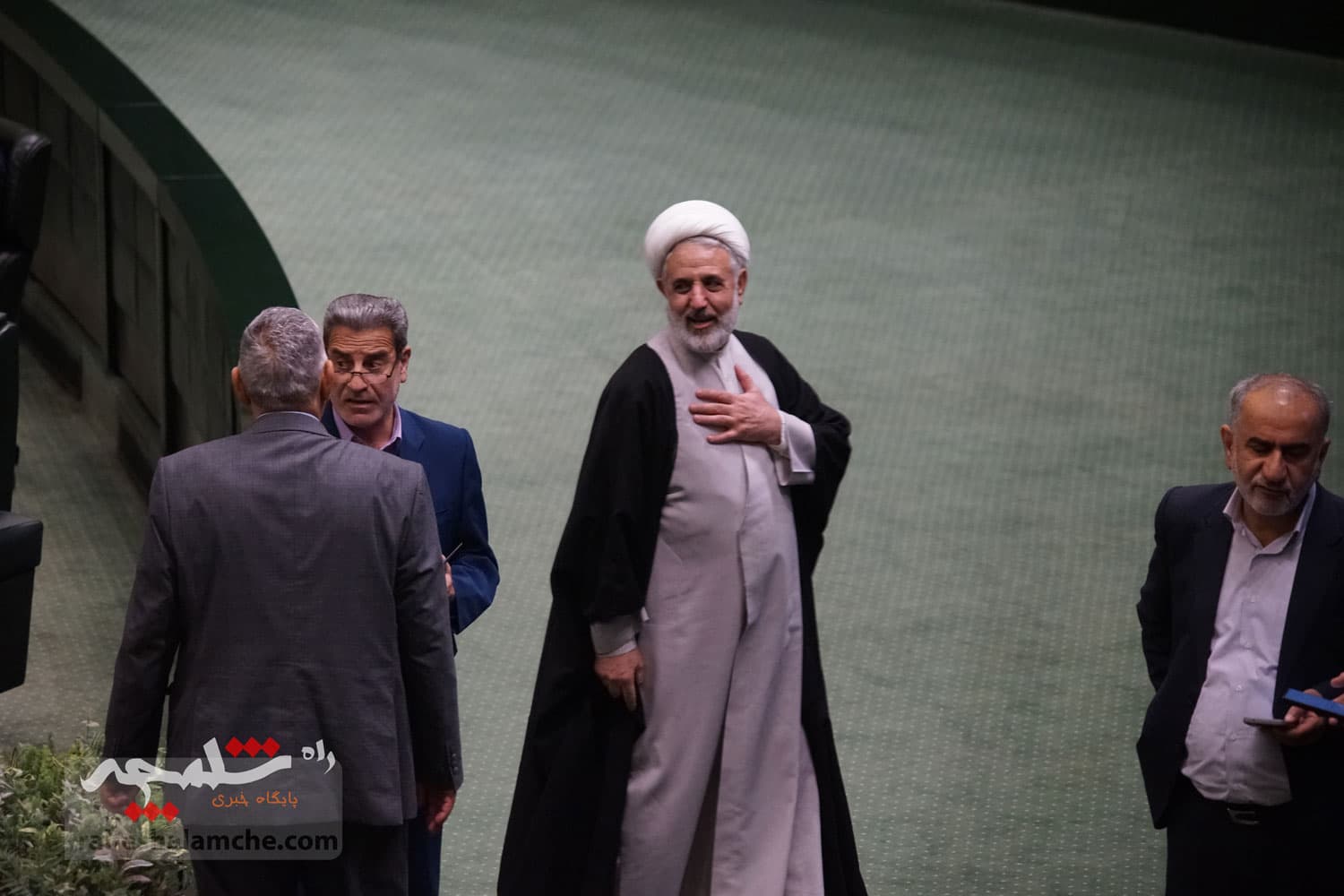 حاشیههای متفاوت امروز صحن علنی مجلس +تصاویر — تصویر 76