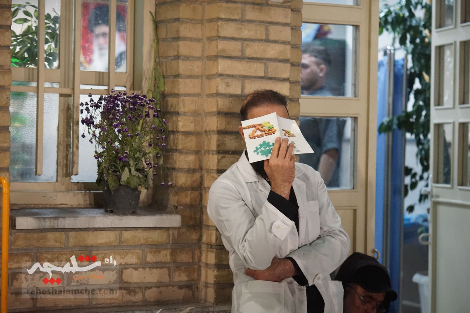 طنین نجوای «الهی العفو» دومین شب قدر در حرم عبدالعظیم حسنی(ع) +تصاویر — تصویر 46