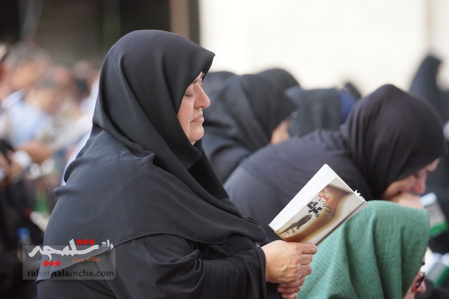 مراسم دعای عرفه در مصلی امام خمینی(ره) برگزار شد +تصاویر — تصویر 91