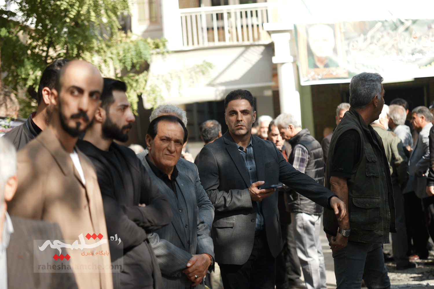 پیکر علیاکبر سفیدگران تشییع شد +تصاویر — تصویر 52
