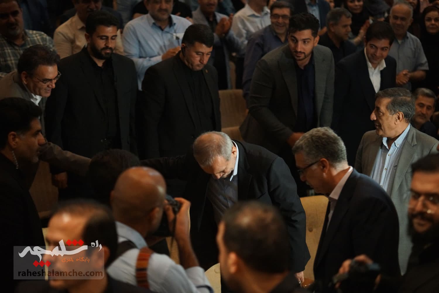 آیین گرامیداشت «روز پزشک» با حضور پزشکیان برگزار شد +تصاویر — تصویر 3