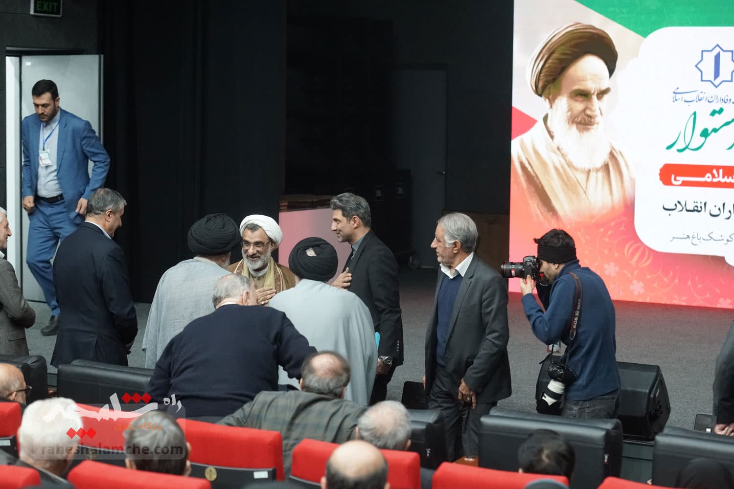در نشست جمعیت وفاداران انقلاب اسلامی چه گذشت؟ +تصاویر — تصویر 64