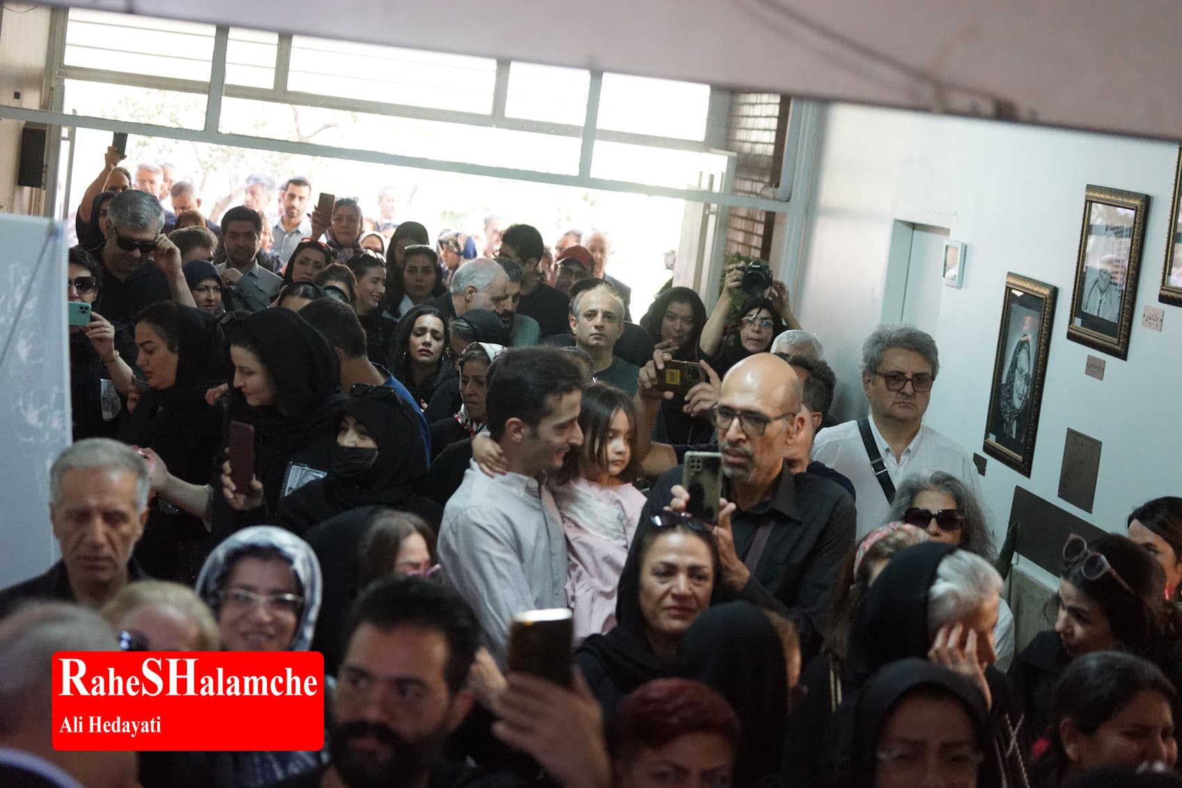 پیکر ثمین باغچهبان تشییع شد +تصاویر — تصویر 21