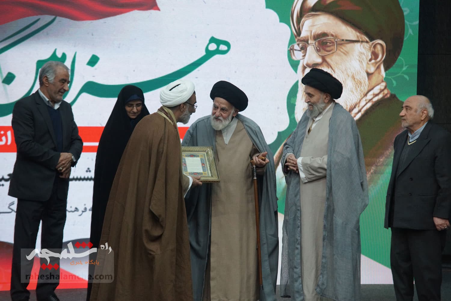 در نشست جمعیت وفاداران انقلاب اسلامی چه گذشت؟ +تصاویر — تصویر 41