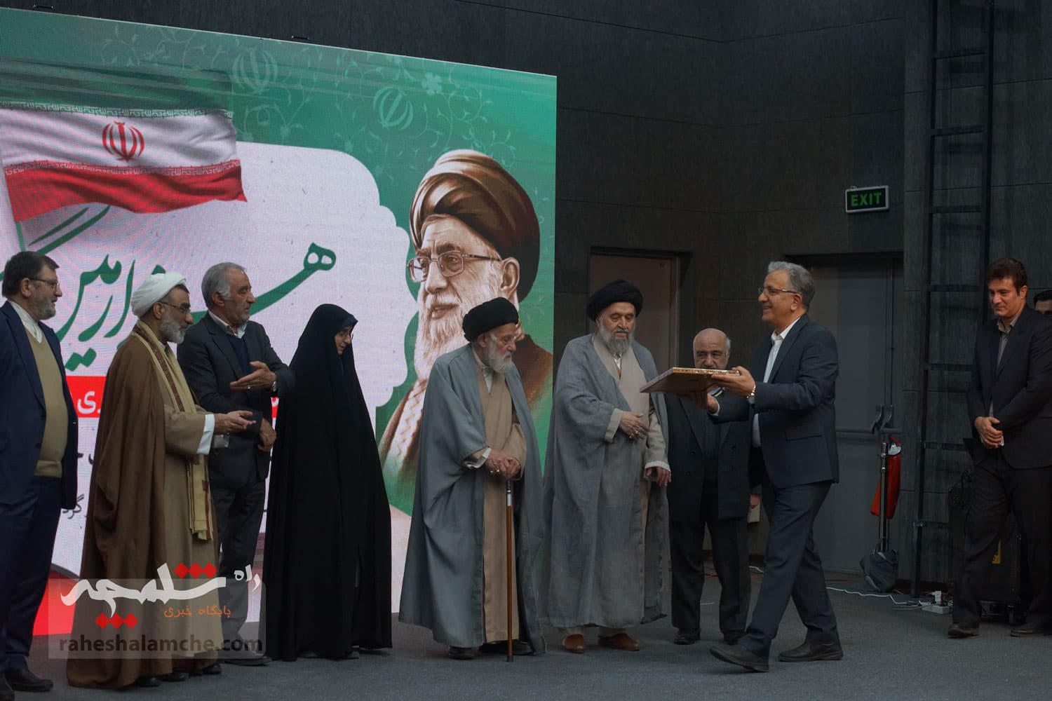 در نشست جمعیت وفاداران انقلاب اسلامی چه گذشت؟ +تصاویر — تصویر 39