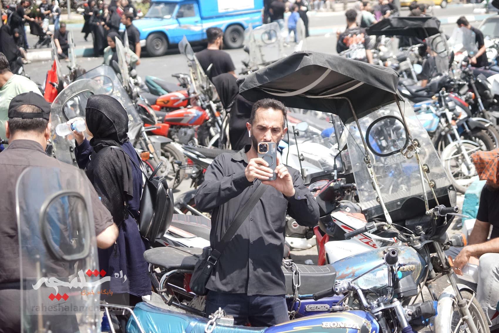 جاماندگان پیاده اربعین حسینی در تهران +تصاویر — تصویر 76