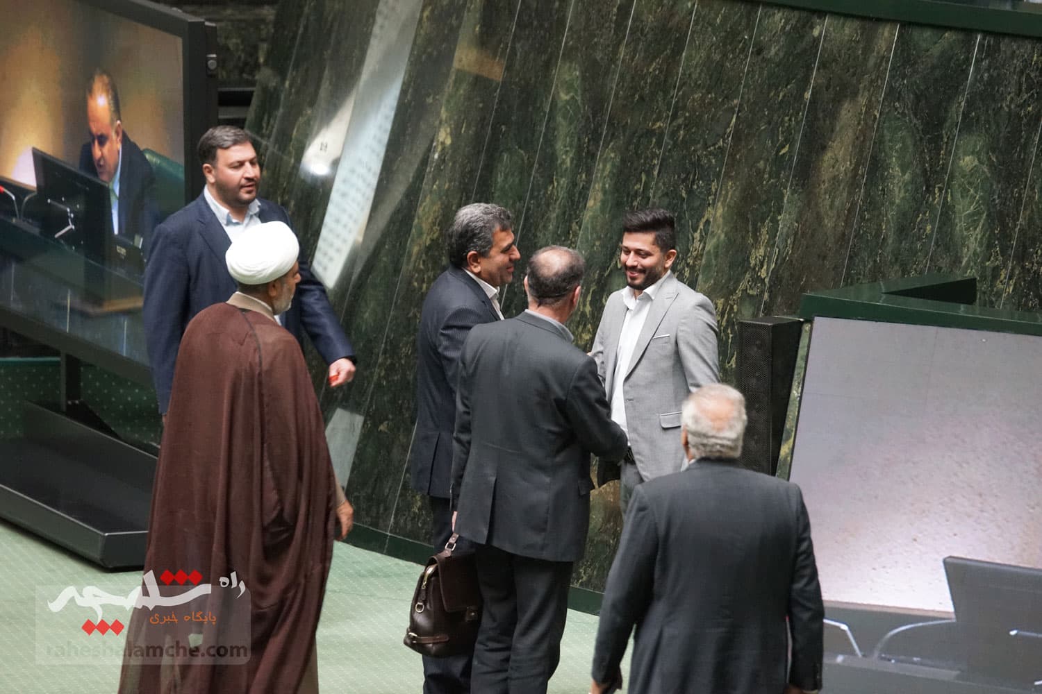 گزارش تصویری حاشیههای امروز صحن علنی مجلس — تصویر 8
