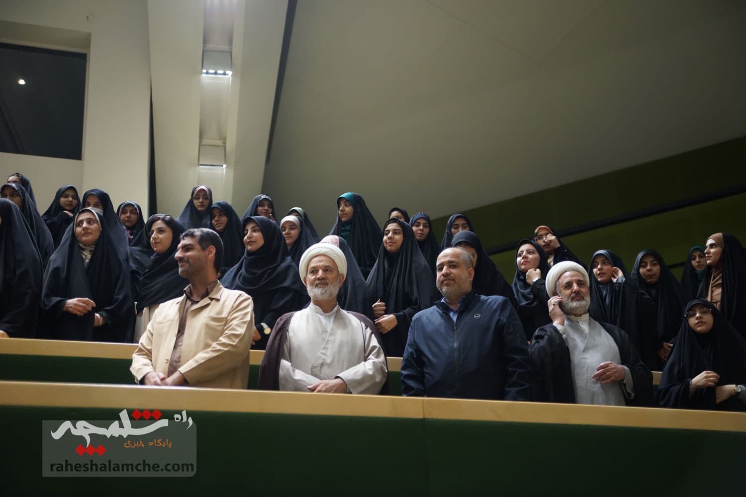 گزارش تصویری کاملا متفاوت از صحن علنی مجلس — تصویر 104