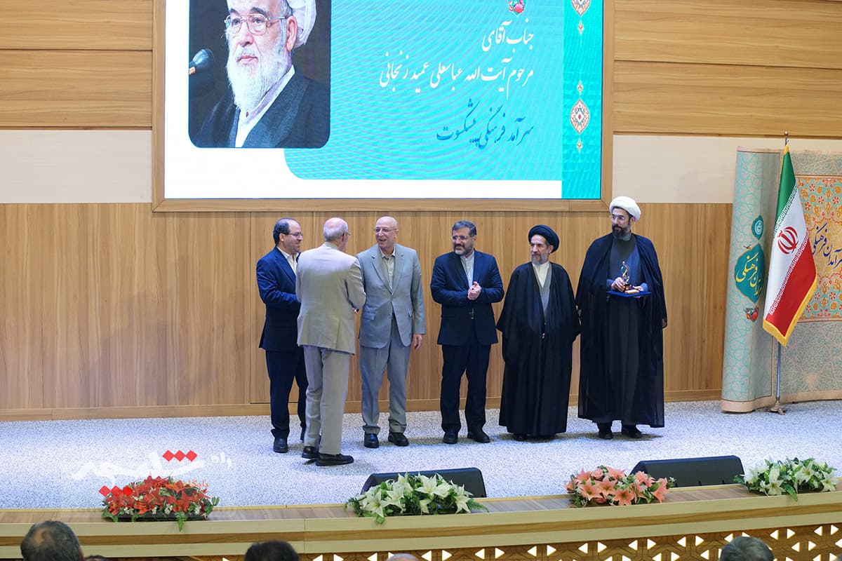 گزارش تصویری نخستین جشنواره فرهنگی دانشگاه تهران — تصویر 21