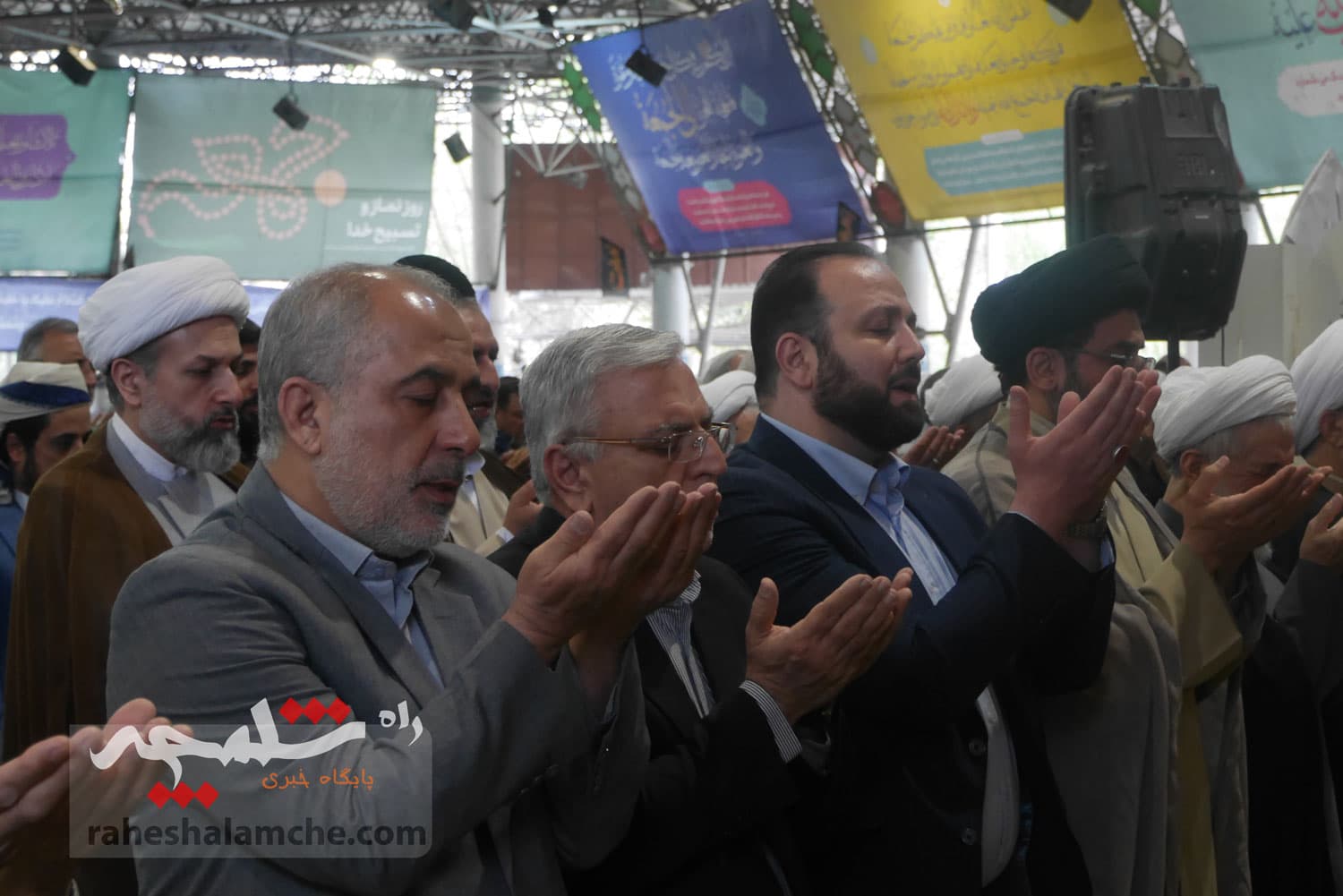 نماز جمعه 15 فروردین تهران برگزار شد +تصاویر — تصویر 70