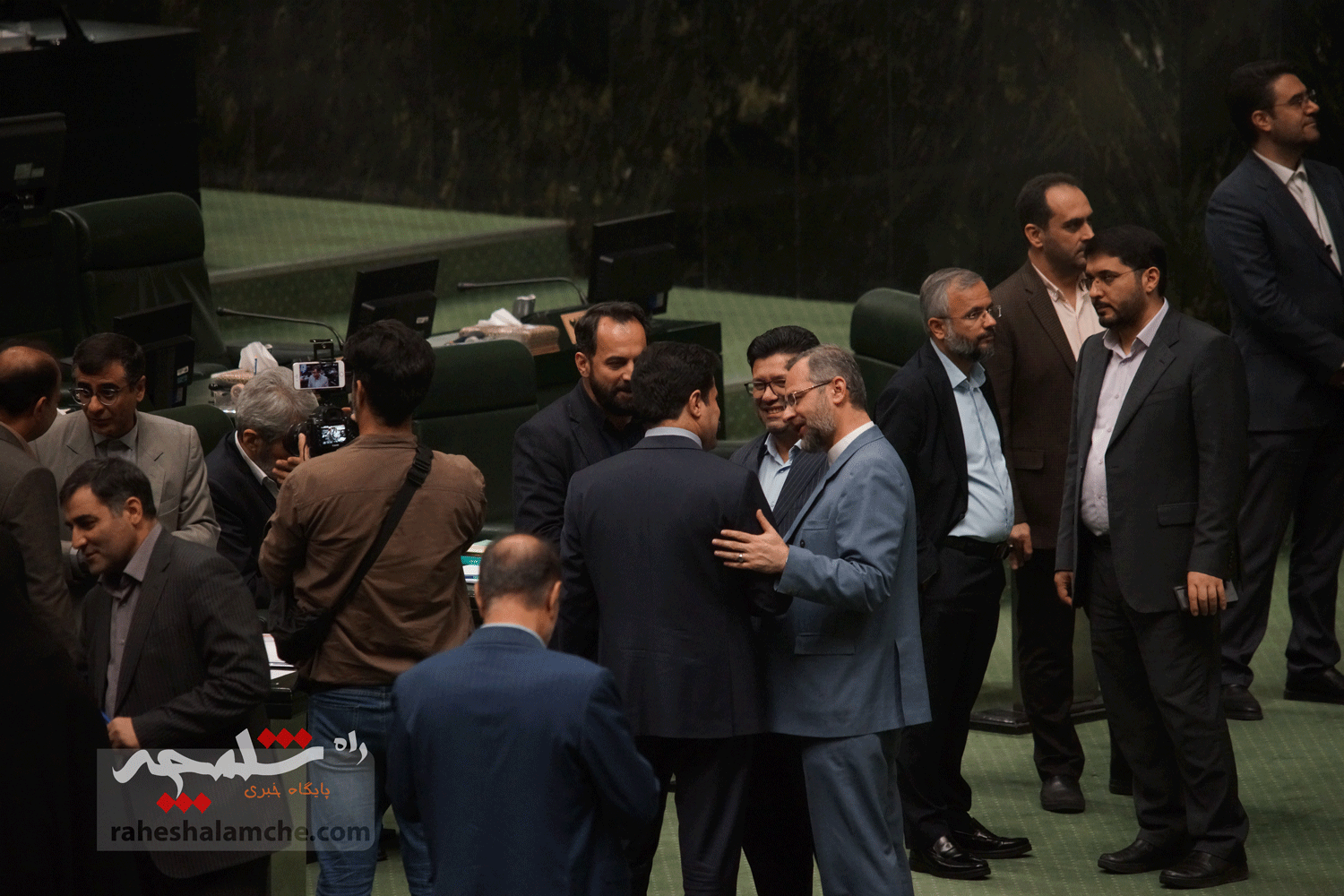 پزشکیان برای دفاع از کلیات بودجه 1404 به مجلس رفت +تصاویر — تصویر 24