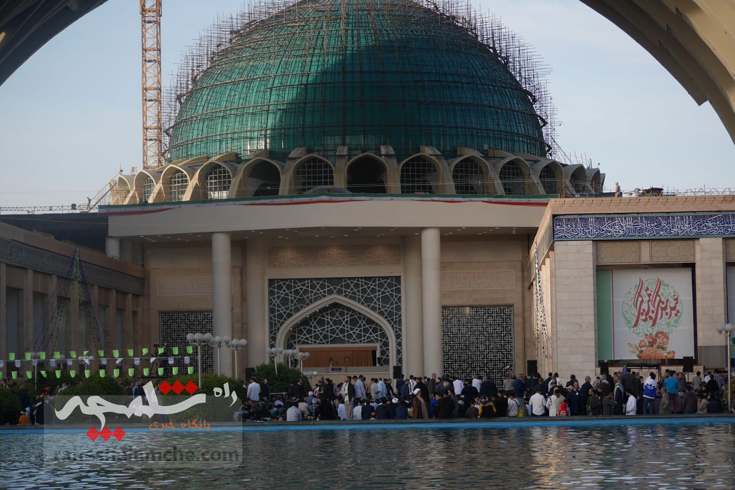 گزارش تصویری اختصاصی راه شلمچه از نماز عید فطر به امامت رهبر انقلاب — تصویر 12