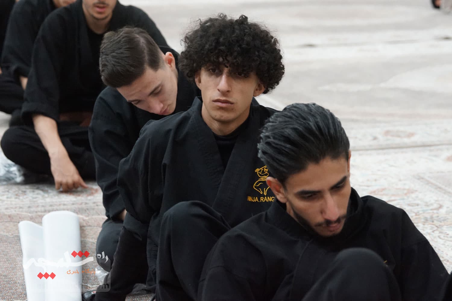 حضور جامعه ورزش و جوانان در حرم امام خمینی(ره) +تصاویر — تصویر 86