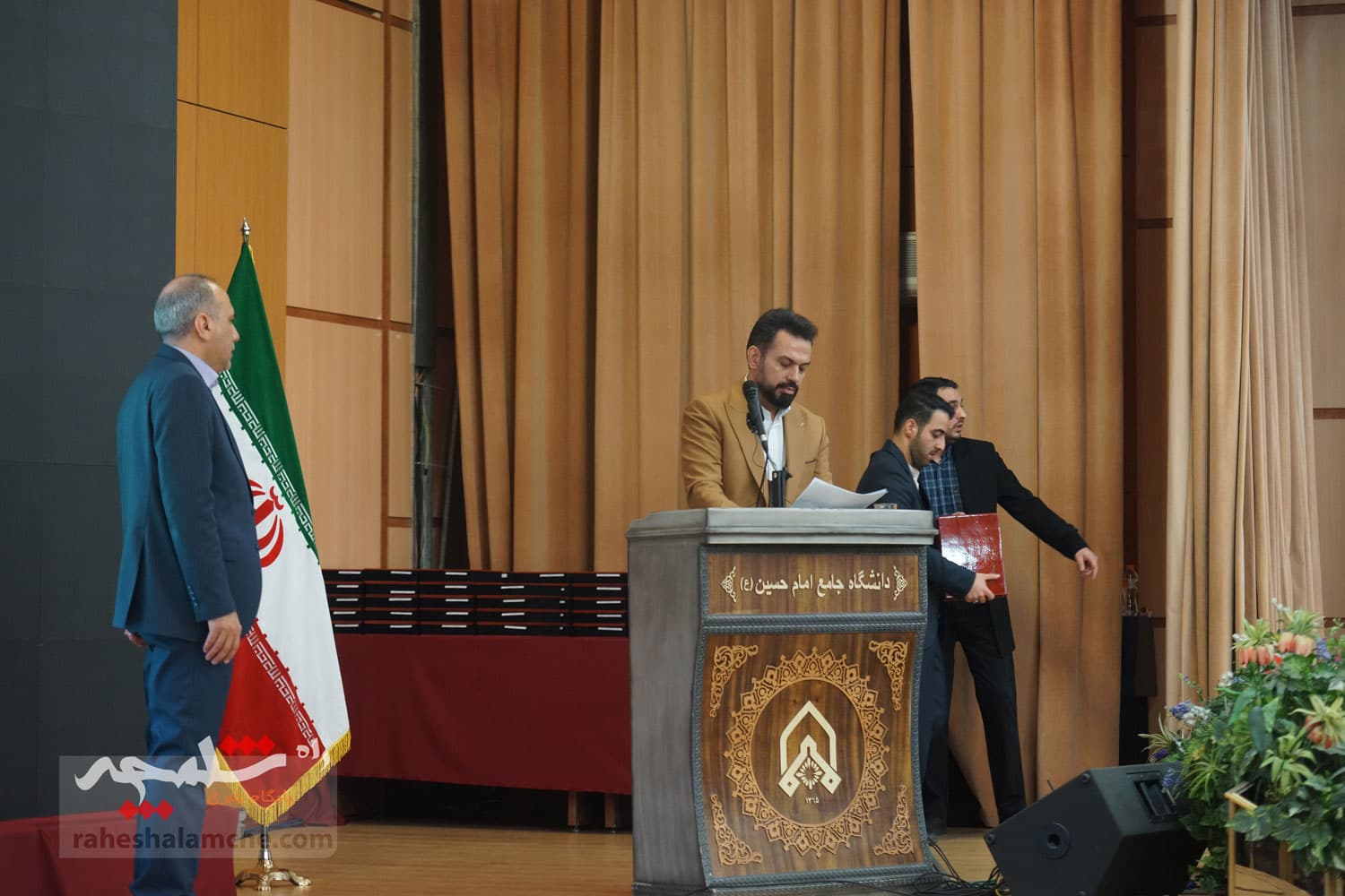 تجلیل از منتخبان جشنواره پژوهشی و فناوری در دانشگاه جامع امام حسین(ع) +تصاویر — تصویر 69