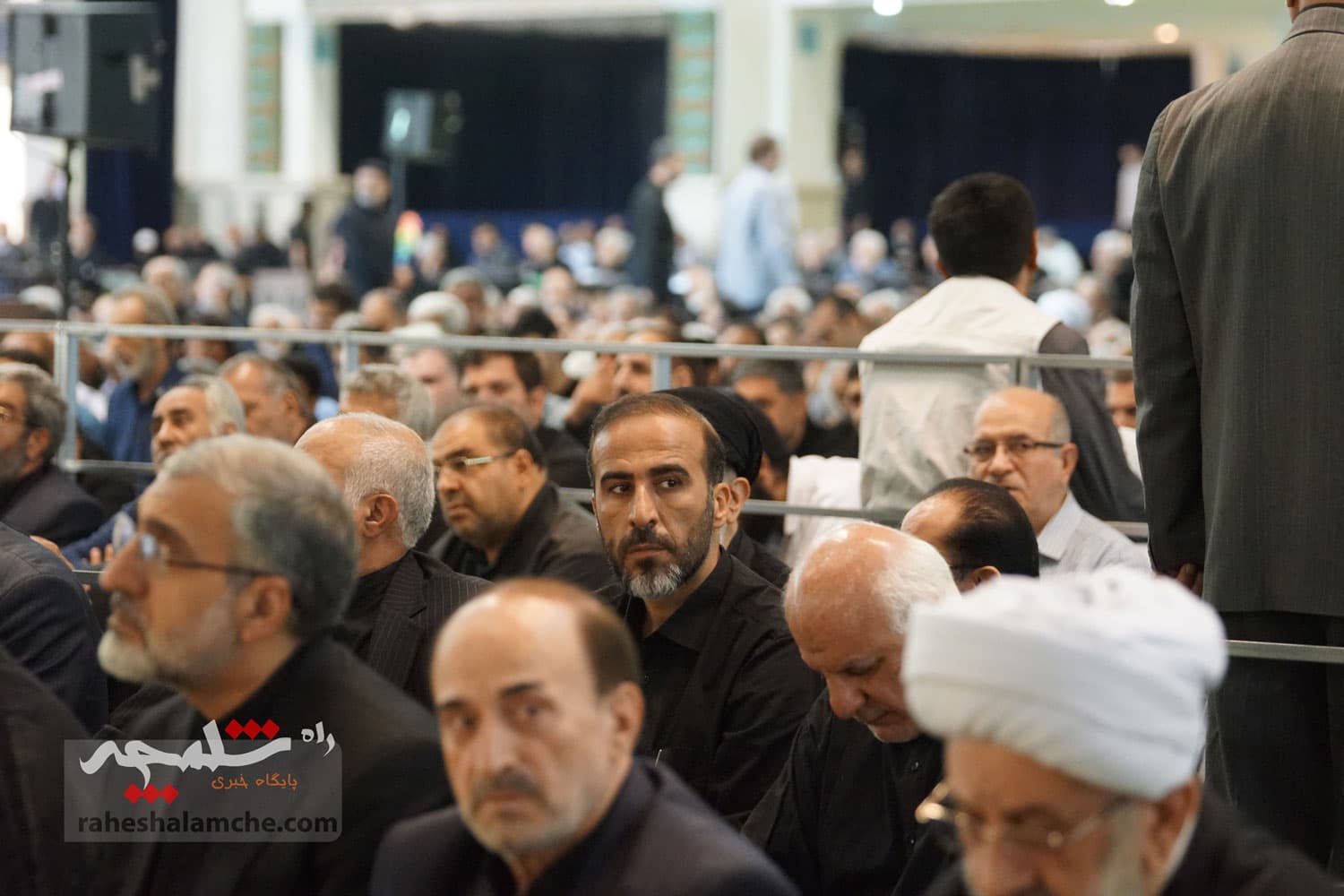 نماز جمعه تهران برگزار شد +تصاویر — تصویر 42