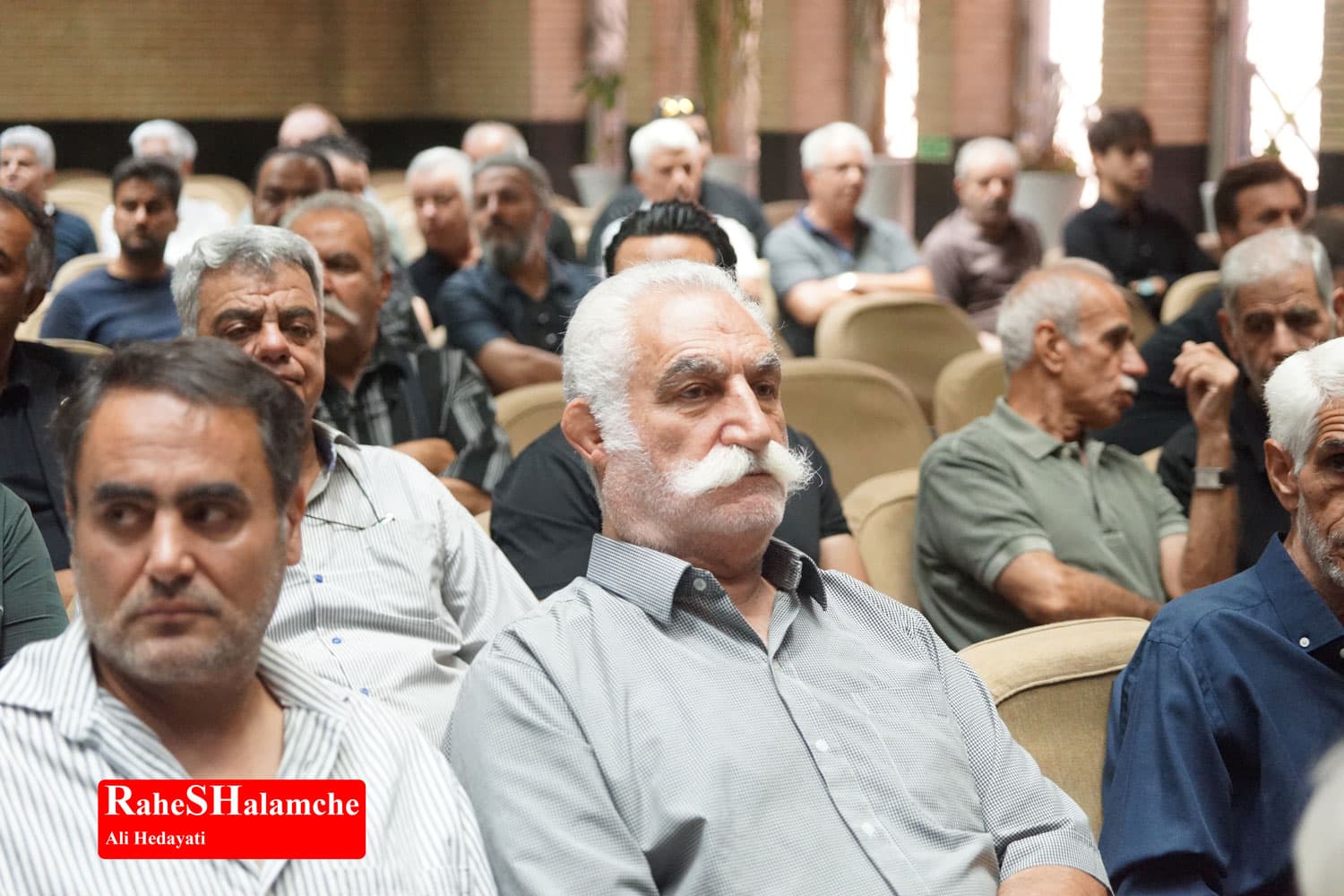 مراسم ختم رضا سوختهسرایی در غیاب مازندرانیها +تصاویر — تصویر 34