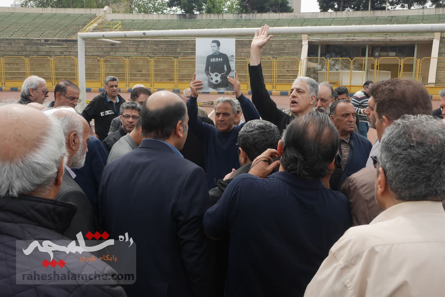 چه کسانی در مراسم تشییع پیکر «عمو ظلی» حضور دارشتند +تصاویر — تصویر 125