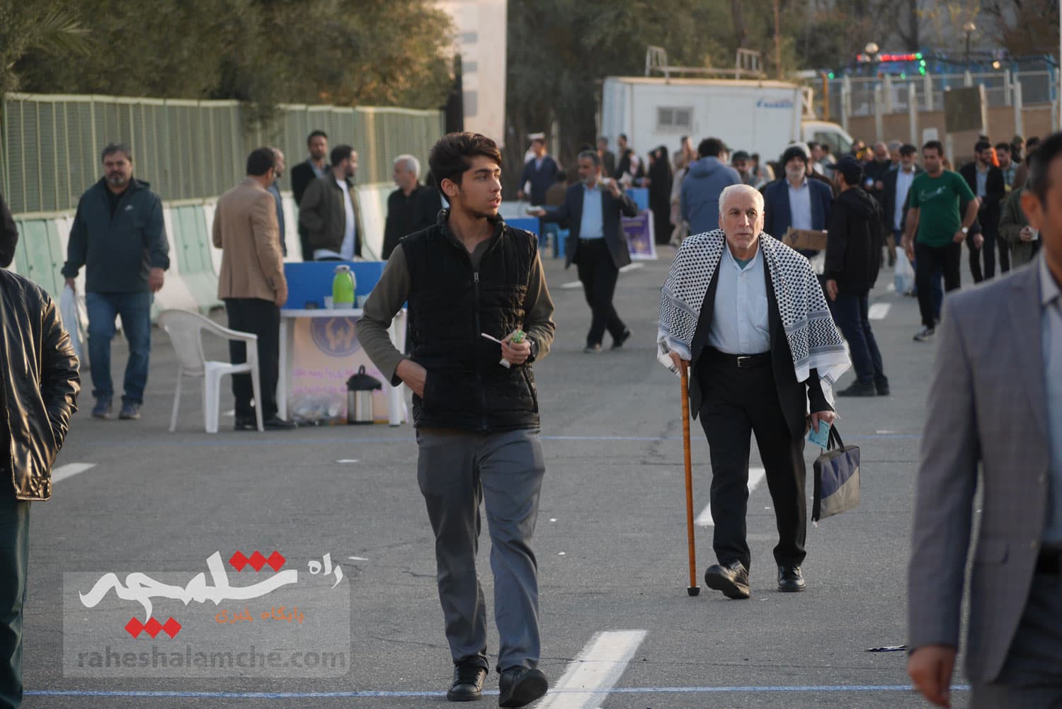 گزارش تصویری اختصاصی راه شلمچه از نماز عید فطر به امامت رهبر انقلاب — تصویر 3