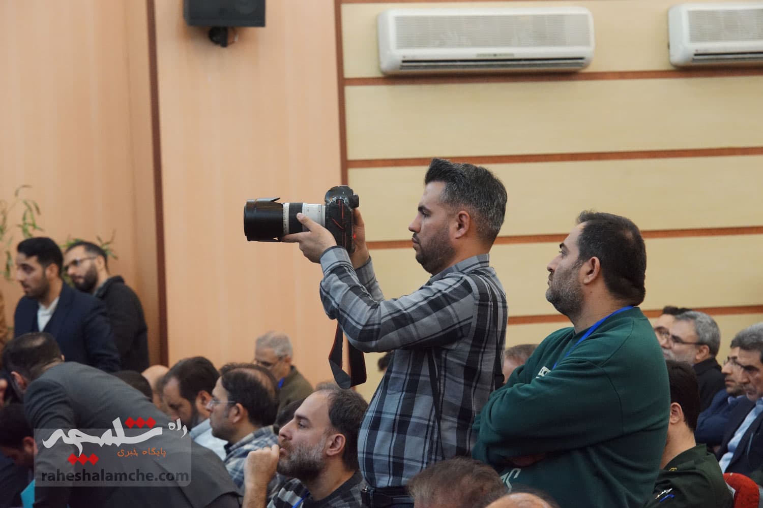 تجلیل از منتخبان جشنواره پژوهشی و فناوری در دانشگاه جامع امام حسین(ع) +تصاویر — تصویر 49