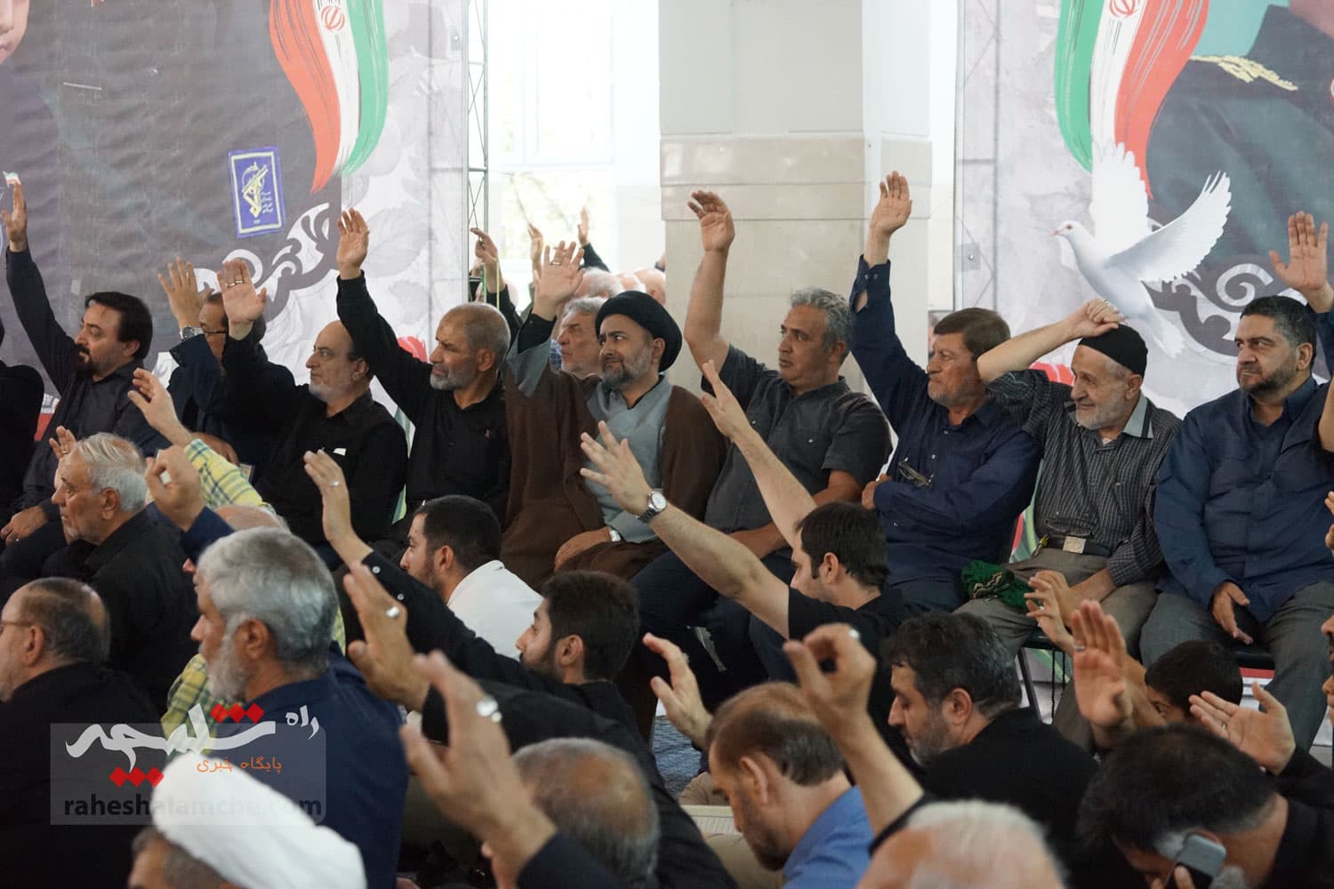 در مراسم اربعین سردار شهید سلامی چه کسانی بودند؟ +تصاویر — تصویر 38